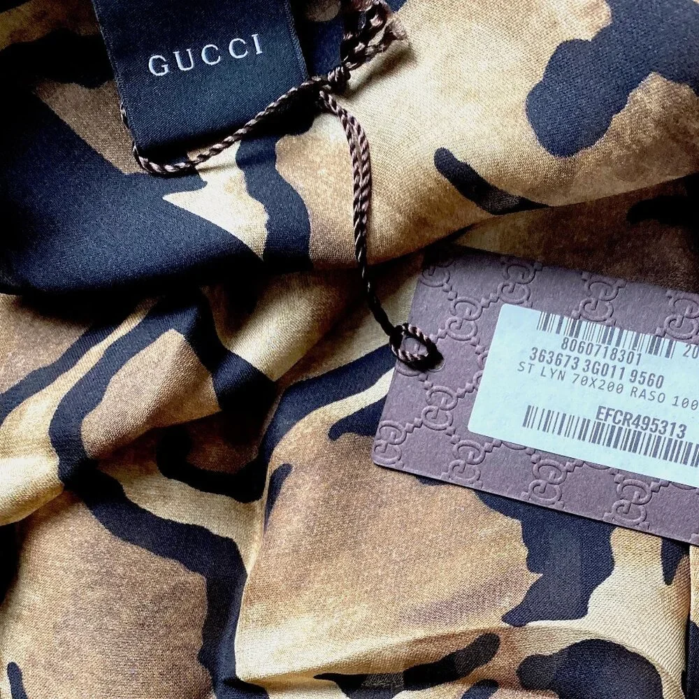 New Gucci Animal Print Silk Satin Stole Wrap